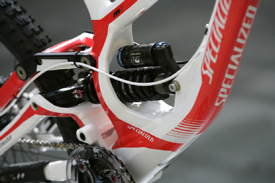 FR a DH novinky Specialized 2011