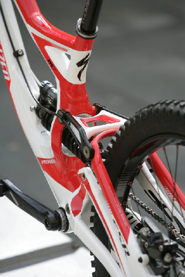 FR a DH novinky Specialized 2011