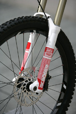 FR a DH novinky Specialized 2011