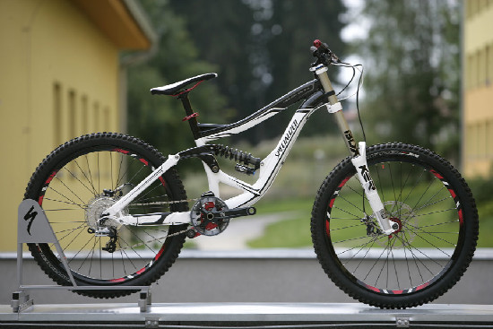 FR a DH novinky Specialized 2011