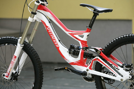 FR a DH novinky Specialized 2011