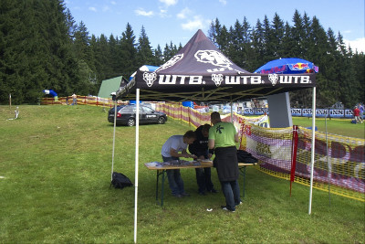 Ve stánku WTB se spíše jedlo, než prezentovalo 
