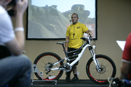 FR a DH novinky Specialized 2011