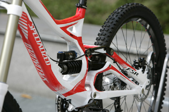 FR a DH novinky Specialized 2011