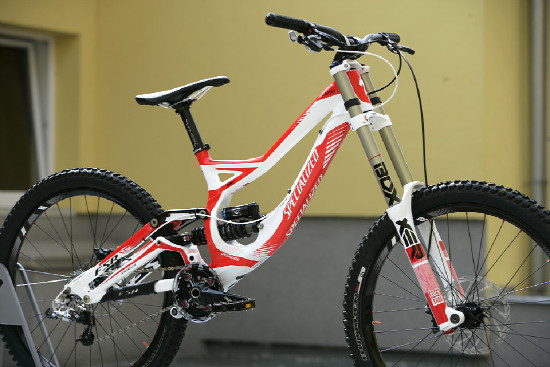 FR a DH novinky Specialized 2011