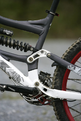 FR a DH novinky Specialized 2011