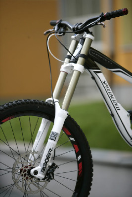 FR a DH novinky Specialized 2011