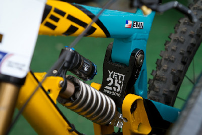 Yeti slaví 25 let retro designy