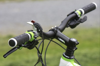 - Ghost ASX 49 - zavírání vidlice se zdá trochu nešťastně řešené