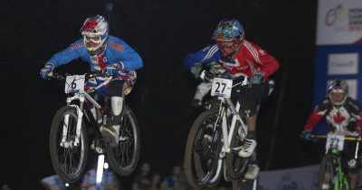  - Tomáš Slavík v první jízdě večera, ještě netušil....