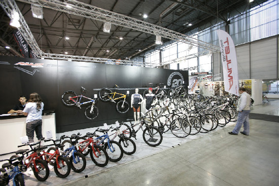 Bike Brno stánky 2011