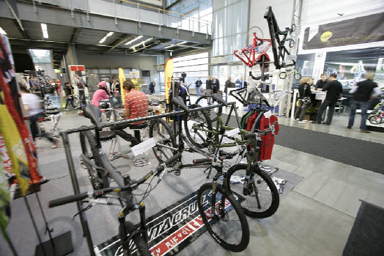 Bike Brno stánky 2011