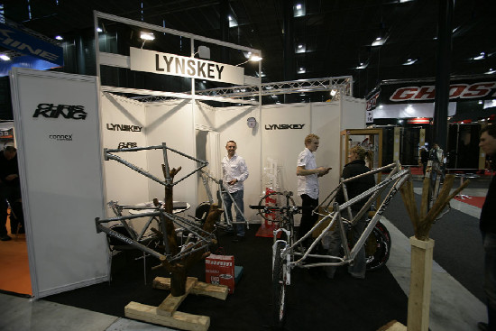 Bike Brno stánky 2011