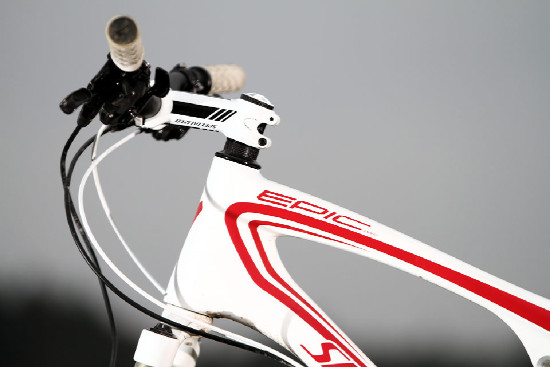 Karbonový Epic 2011 v testu