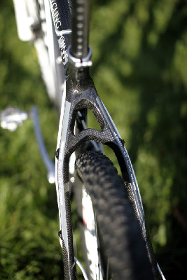 První karbon od Kony