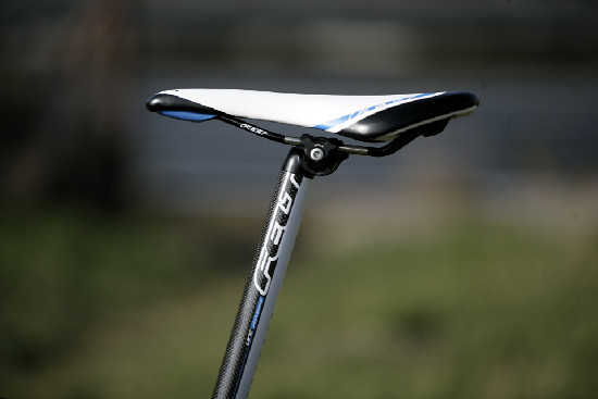 Karbonový SIX před objektivem