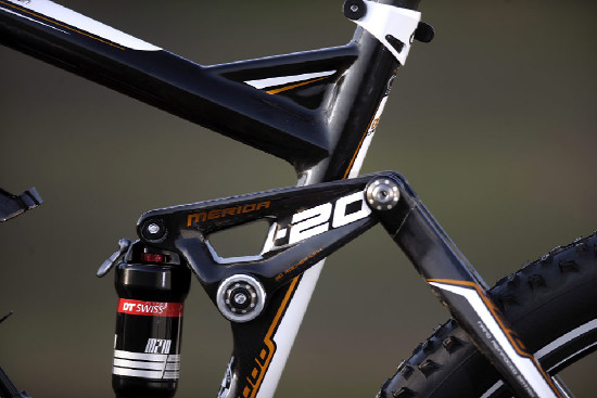 traibike od Meridy poprvé v karbonu