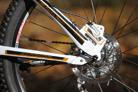 Nový ERA karbon v testu