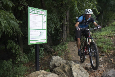 Trail v Highbridge Parku