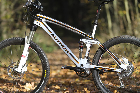 Nový ERA karbon v testu