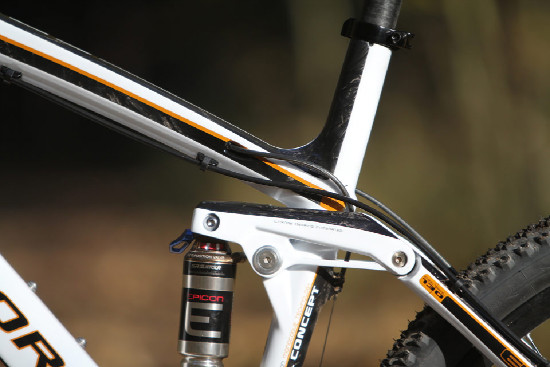 Nový ERA karbon v testu