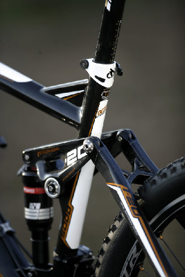 traibike od Meridy poprvé v karbonu