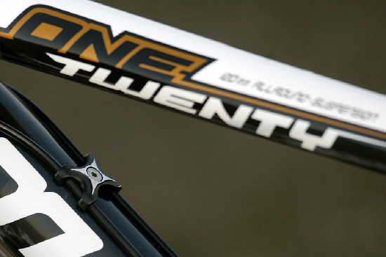 traibike od Meridy poprvé v karbonu