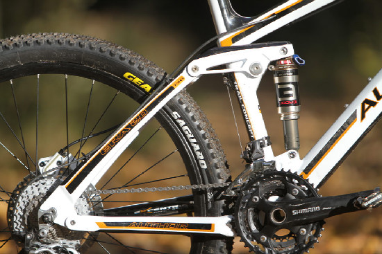 Nový ERA karbon v testu