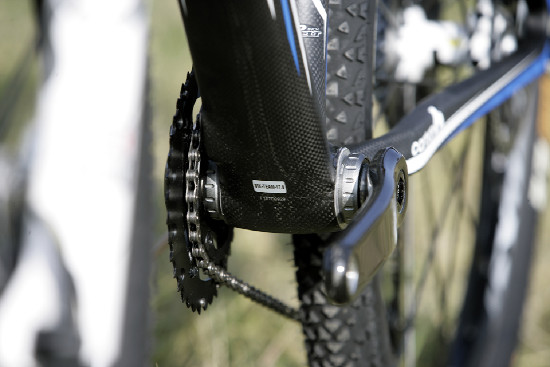 Karbonový SIX před objektivem