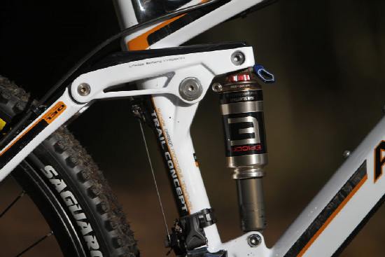 Nový ERA karbon v testu