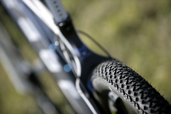 Karbonový SIX před objektivem