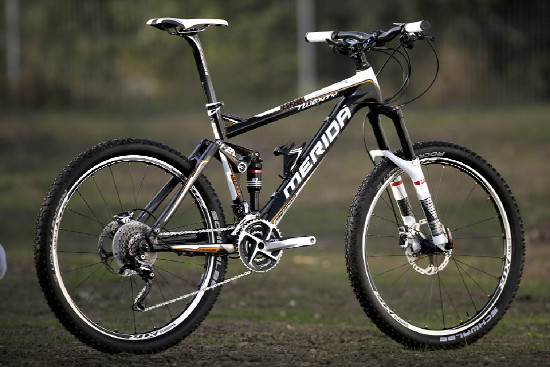 traibike od Meridy poprvé v karbonu