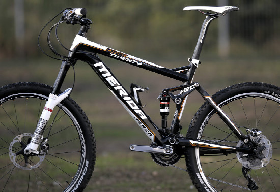 traibike od Meridy poprvé v karbonu