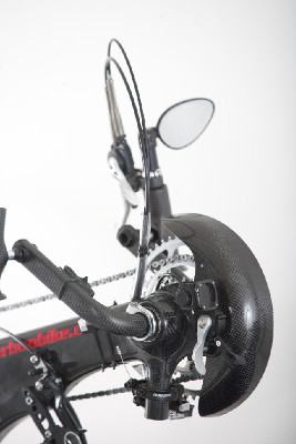 Karbon trochu jinak, aneb handbike