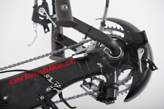 Karbon trochu jinak, aneb handbike