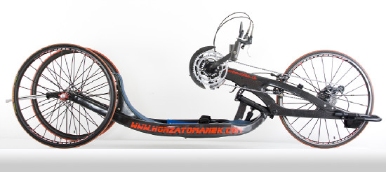 Karbon trochu jinak, aneb handbike