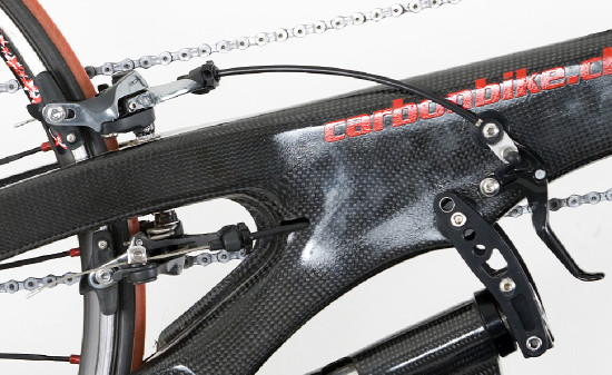 Karbon trochu jinak, aneb handbike