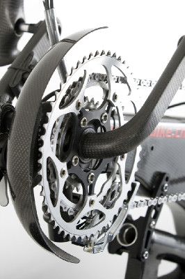 Karbon trochu jinak, aneb handbike