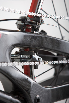 Karbon trochu jinak, aneb handbike