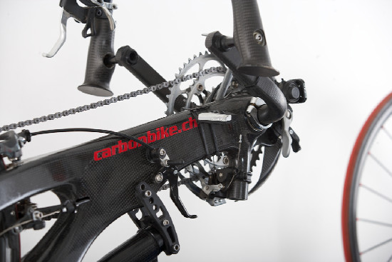 Karbon trochu jinak, aneb handbike