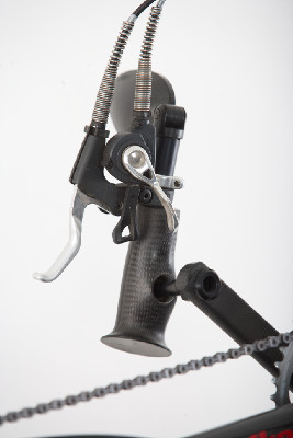 Karbon trochu jinak, aneb handbike