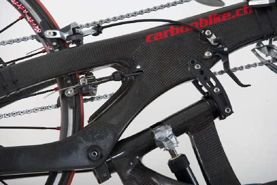 Karbon trochu jinak, aneb handbike