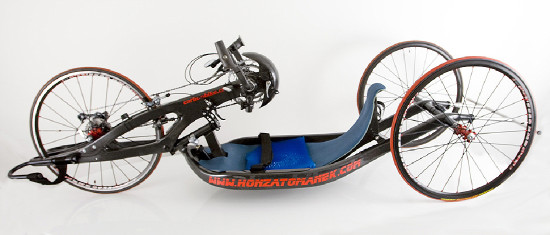 Karbon trochu jinak, aneb handbike