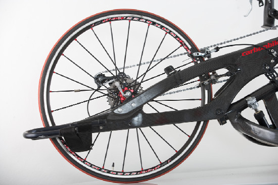 Karbon trochu jinak, aneb handbike