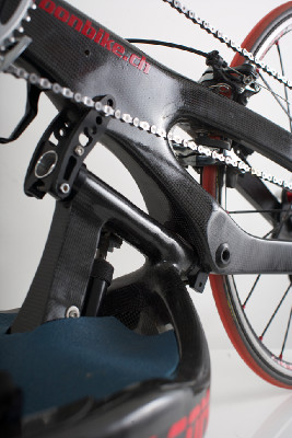 Karbon trochu jinak, aneb handbike