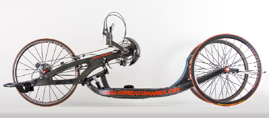 Karbon trochu jinak, aneb handbike