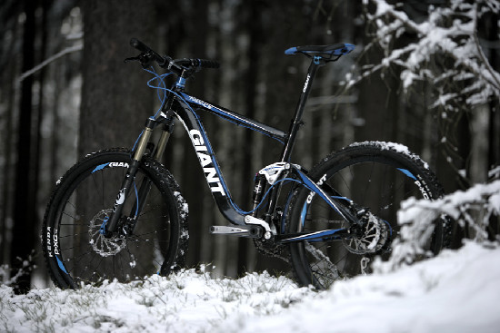 Testovali a fotili jsme na listí i na sněhu