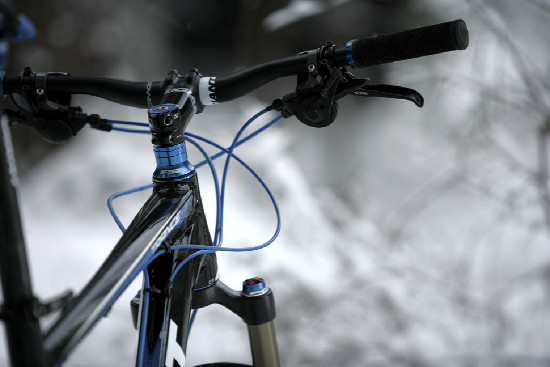 Testovali a fotili jsme na listí i na sněhu