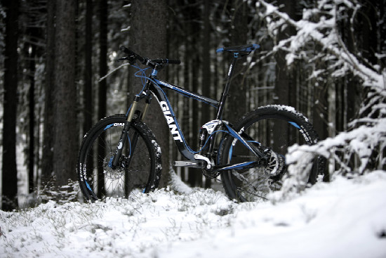 Testovali a fotili jsme na listí i na sněhu