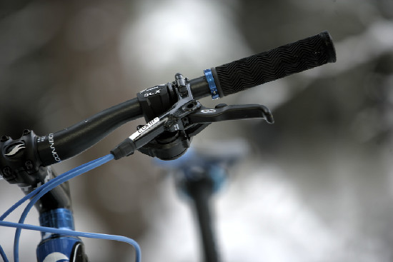 Testovali a fotili jsme na listí i na sněhu